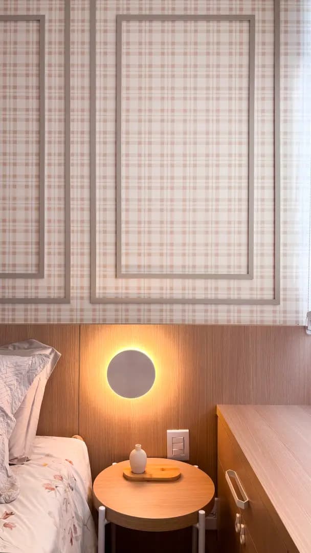 Ambiente com marcenaria premium e layout funcional.